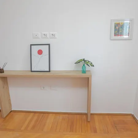 Apartment Selvia Next To City Center Tirana
